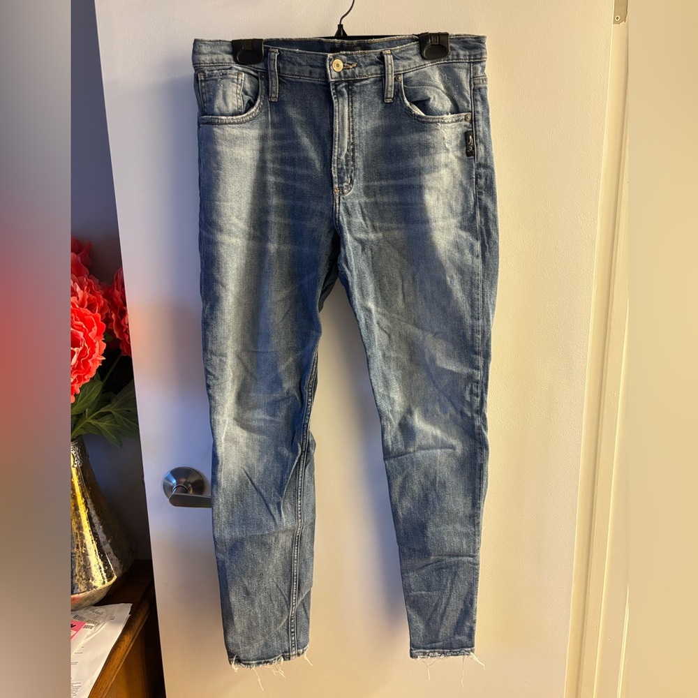 Silver Jeans Co - Women’s Casual Blue Jeans